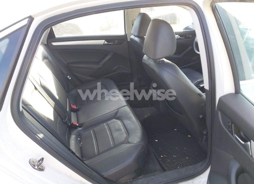 Photo 8 of 2012 Volkswagen Passat 2.5L SE (VIN 1VWBP7A3XCC084978)