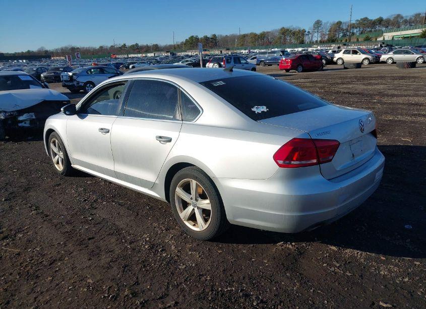 Photo 3 of 2012 Volkswagen Passat 2.5L SE (VIN 1VWBP7A3XCC095222)