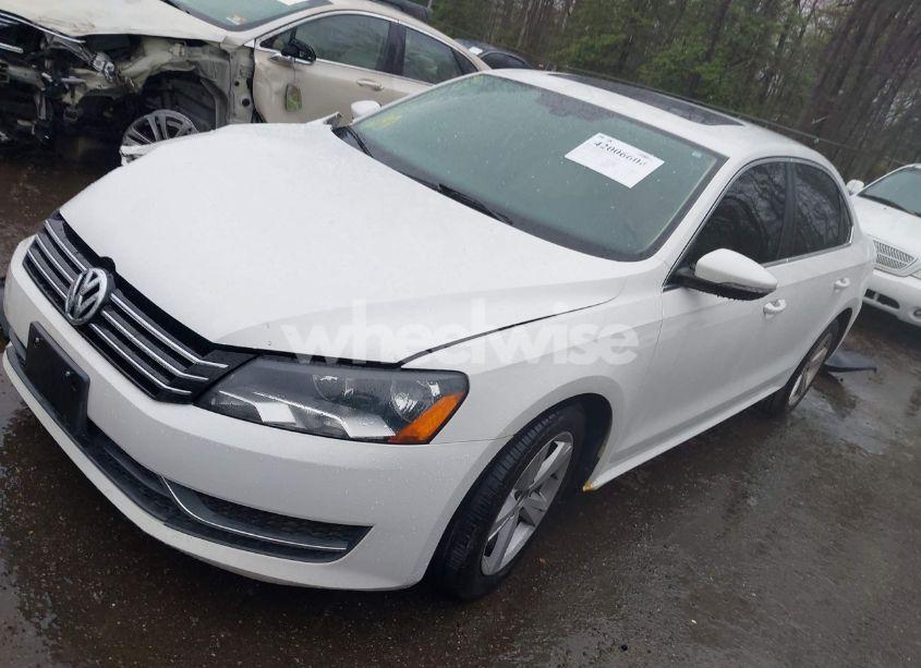 Photo 2 of 2012 Volkswagen Passat 2.5L SE (VIN 1VWBP7A3XCC097665)
