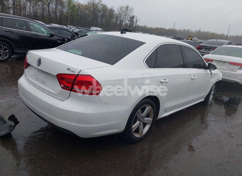 Photo 4 of 2012 Volkswagen Passat 2.5L SE (VIN 1VWBP7A3XCC097665)