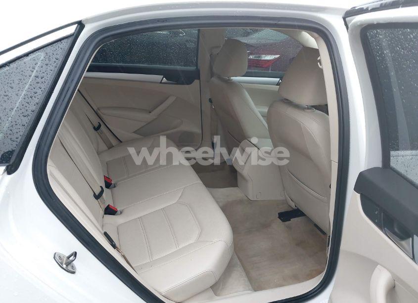 Photo 8 of 2012 Volkswagen Passat 2.5L SE (VIN 1VWBP7A3XCC097665)