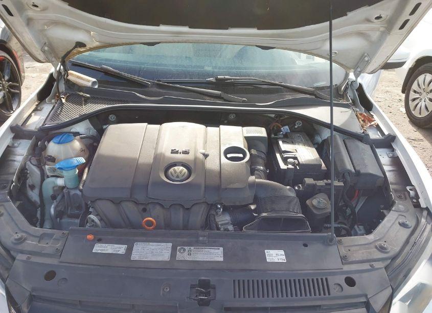 Photo 10 of 2013 Volkswagen Passat 2.5L SE (VIN 1VWBP7A3XDC009974)