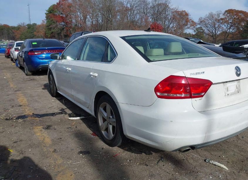 Photo 3 of 2013 Volkswagen Passat 2.5L SE (VIN 1VWBP7A3XDC009974)