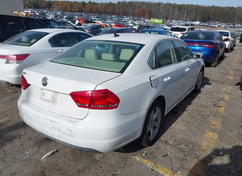 Photo 4 of 2013 Volkswagen Passat 2.5L SE (VIN 1VWBP7A3XDC009974)