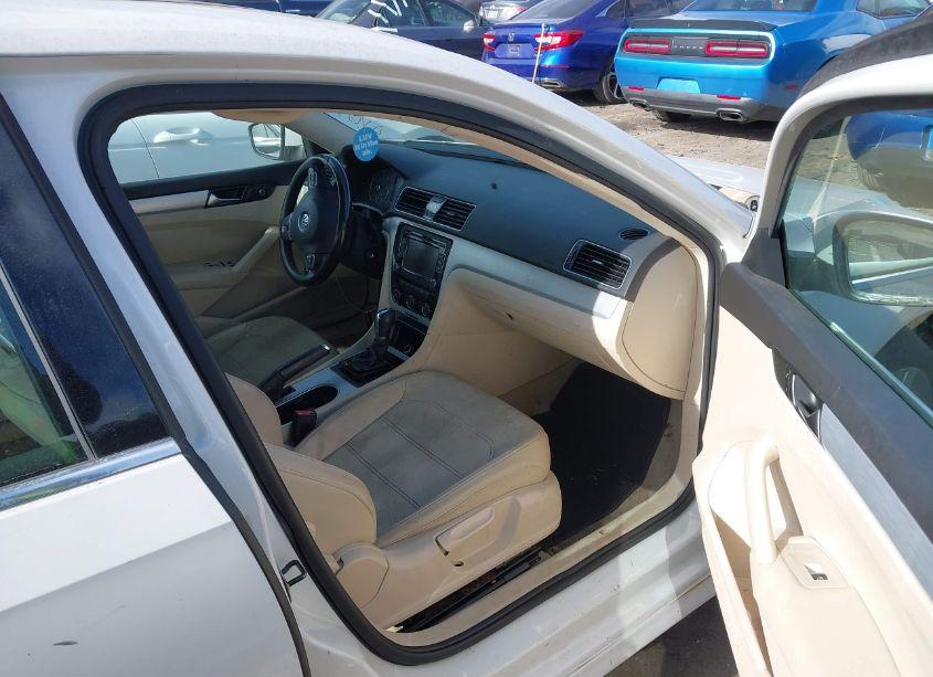 Photo 5 of 2013 Volkswagen Passat 2.5L SE (VIN 1VWBP7A3XDC009974)