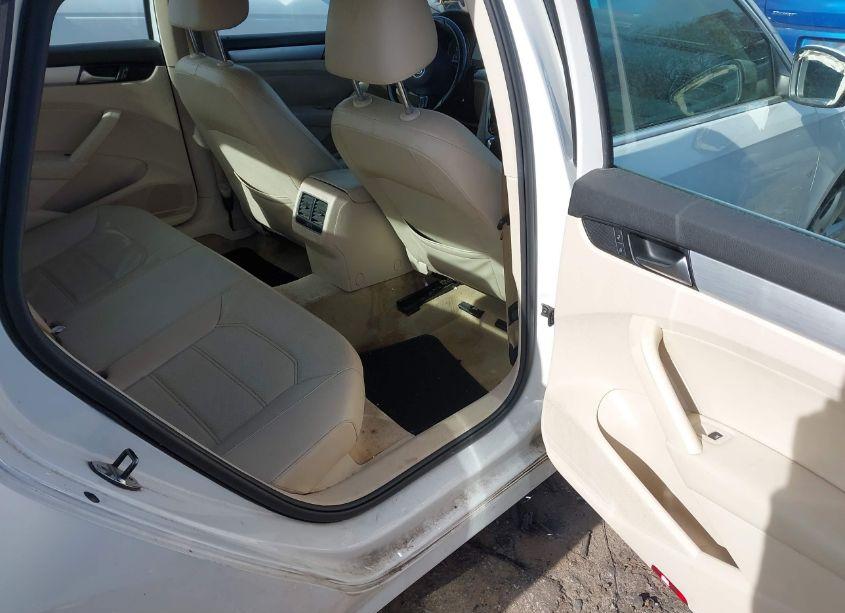 Photo 8 of 2013 Volkswagen Passat 2.5L SE (VIN 1VWBP7A3XDC009974)