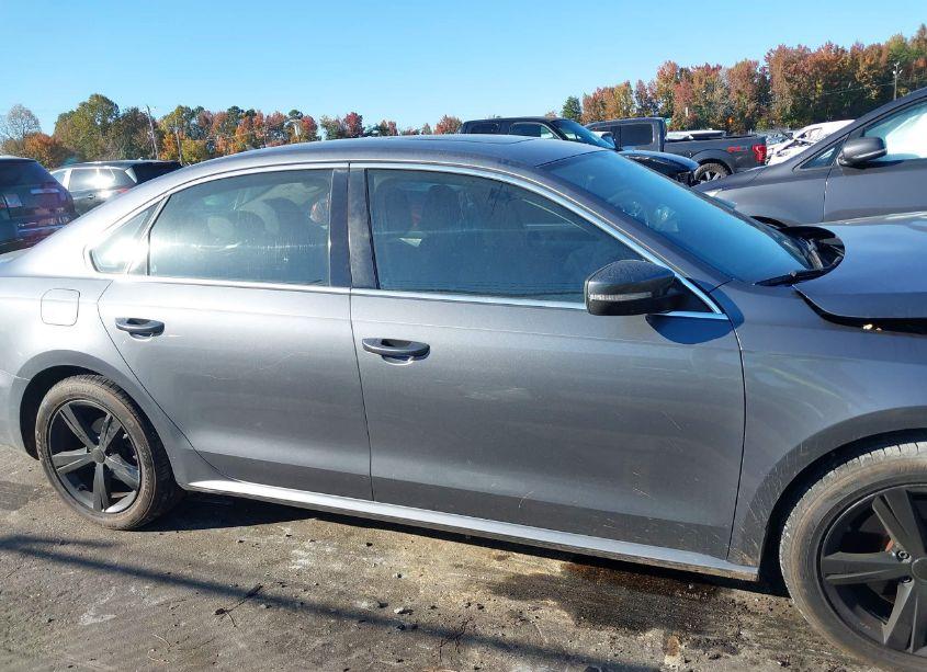 Photo 13 of 2013 Volkswagen Passat 2.5L SE (VIN 1VWBP7A3XDC011692)