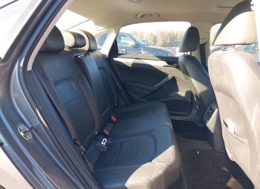 Photo 8 of 2013 Volkswagen Passat 2.5L SE (VIN 1VWBP7A3XDC011692)