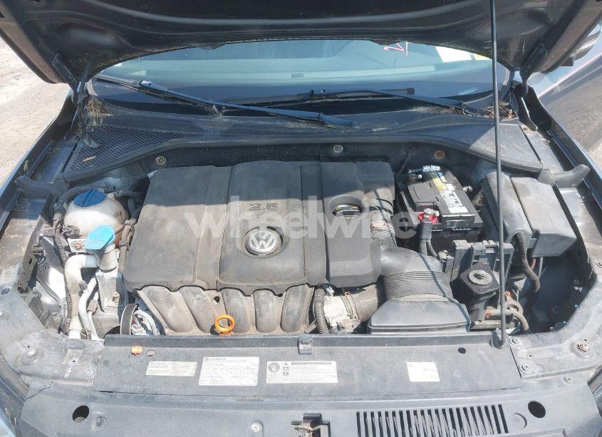 Photo 10 of 2013 Volkswagen Passat 2.5L SE (VIN 1VWBP7A3XDC045535)