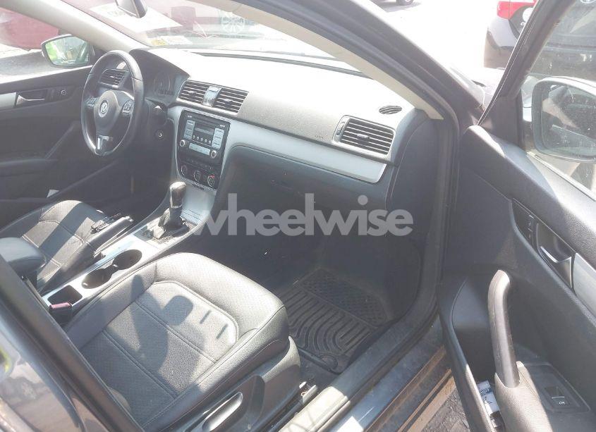 Photo 5 of 2013 Volkswagen Passat 2.5L SE (VIN 1VWBP7A3XDC045535)