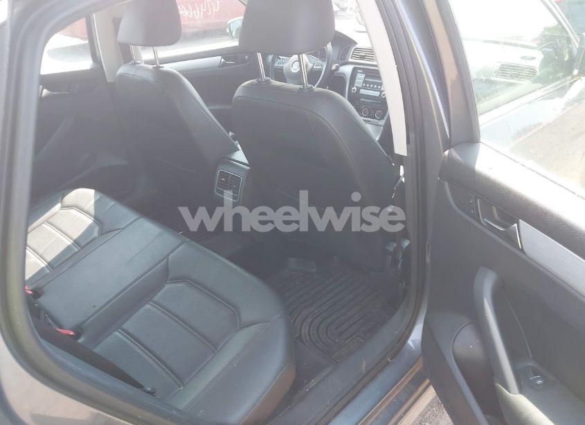 Photo 8 of 2013 Volkswagen Passat 2.5L SE (VIN 1VWBP7A3XDC045535)