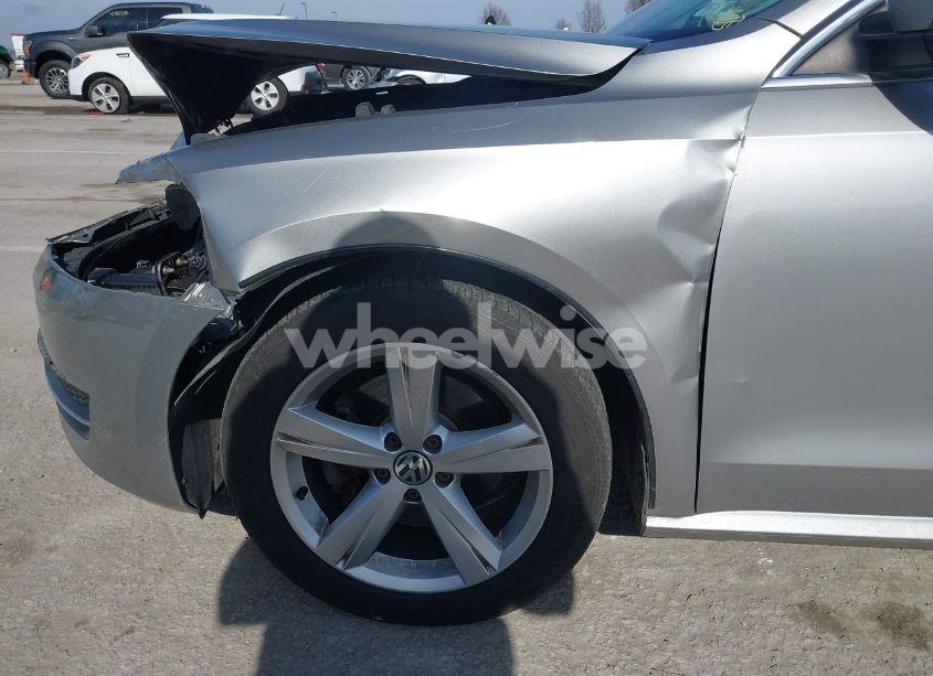 Photo 12 of 2013 Volkswagen Passat 2.5L SE (VIN 1VWBP7A3XDC049293)