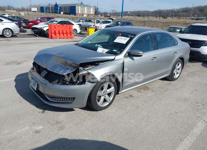 Photo 2 of 2013 Volkswagen Passat 2.5L SE (VIN 1VWBP7A3XDC049293)