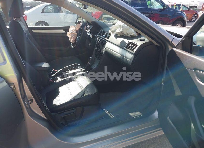 Photo 5 of 2013 Volkswagen Passat 2.5L SE (VIN 1VWBP7A3XDC049293)