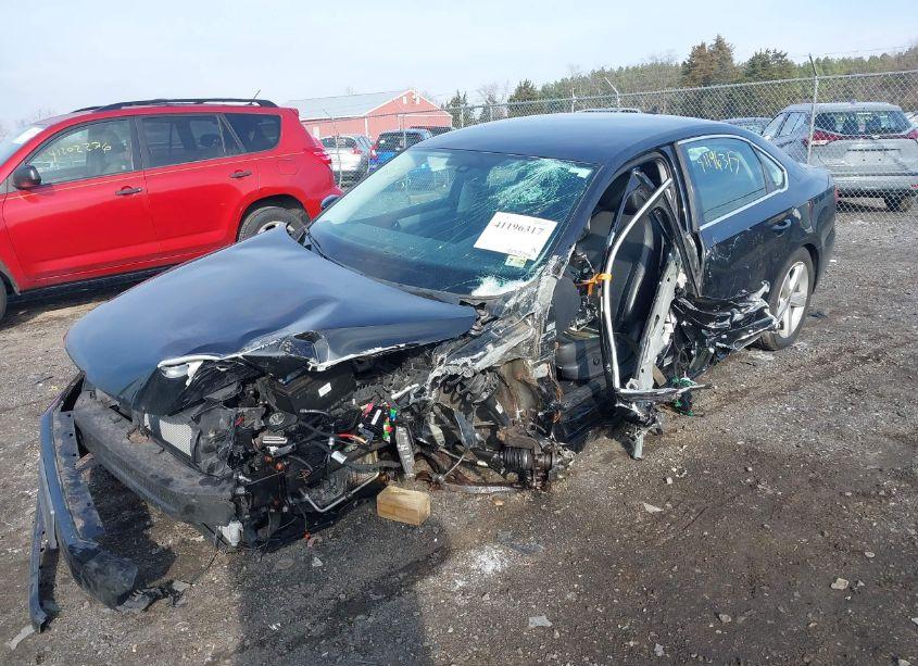 Photo 2 of 2013 Volkswagen Passat 2.5L SE (VIN 1VWBP7A3XDC051934)