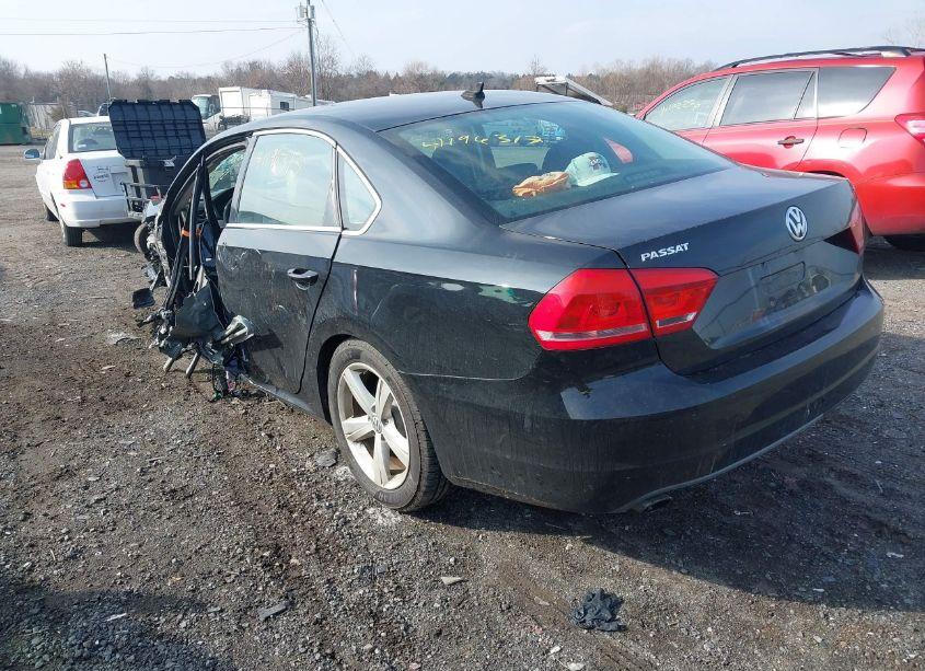 Photo 3 of 2013 Volkswagen Passat 2.5L SE (VIN 1VWBP7A3XDC051934)