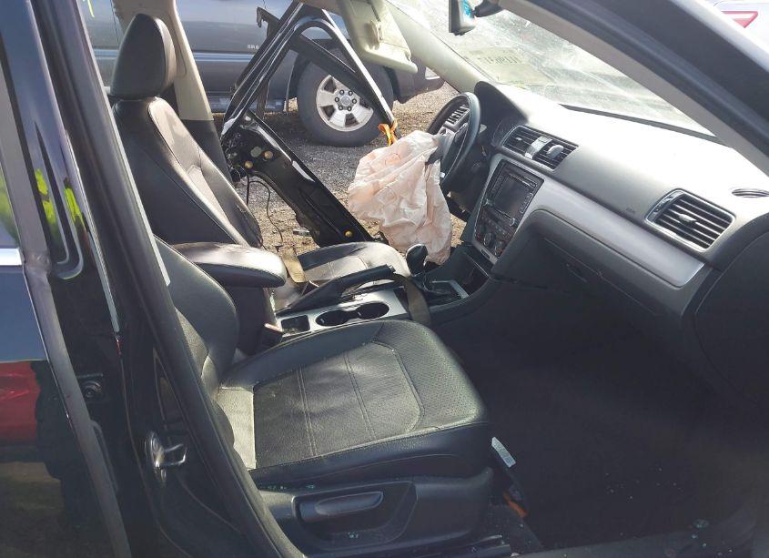 Photo 5 of 2013 Volkswagen Passat 2.5L SE (VIN 1VWBP7A3XDC051934)