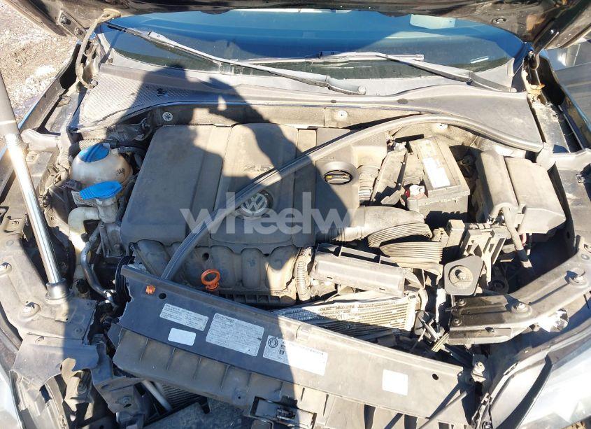 Photo 10 of 2013 Volkswagen Passat 2.5L SE (VIN 1VWBP7A3XDC094329)