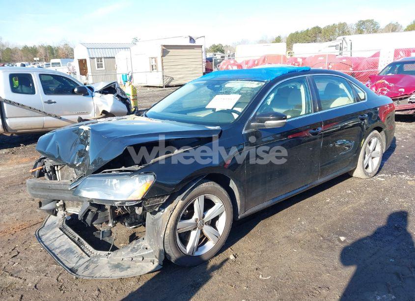 Photo 2 of 2013 Volkswagen Passat 2.5L SE (VIN 1VWBP7A3XDC094329)