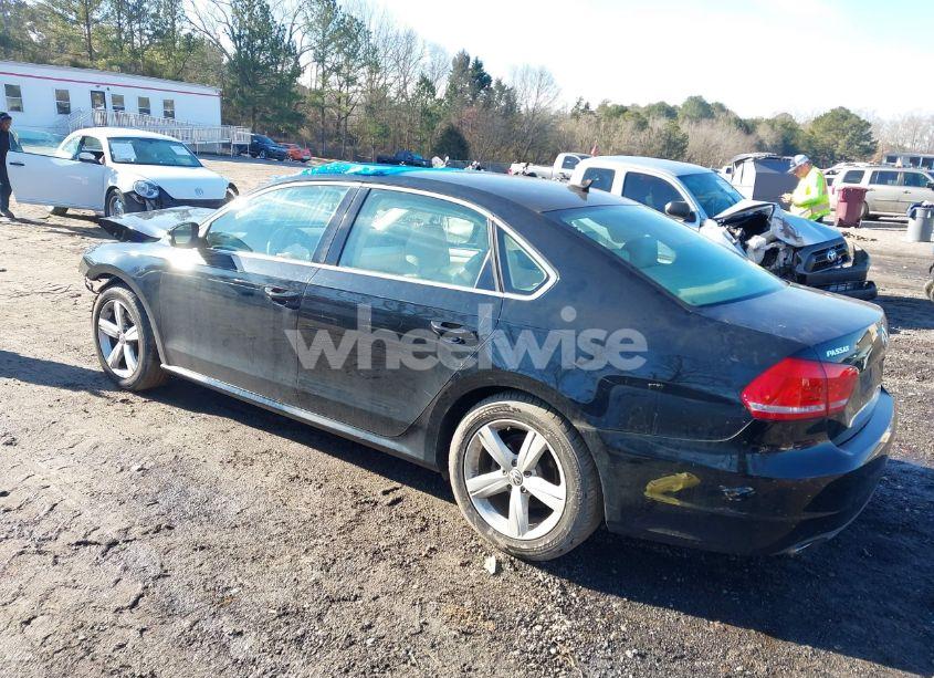 Photo 3 of 2013 Volkswagen Passat 2.5L SE (VIN 1VWBP7A3XDC094329)