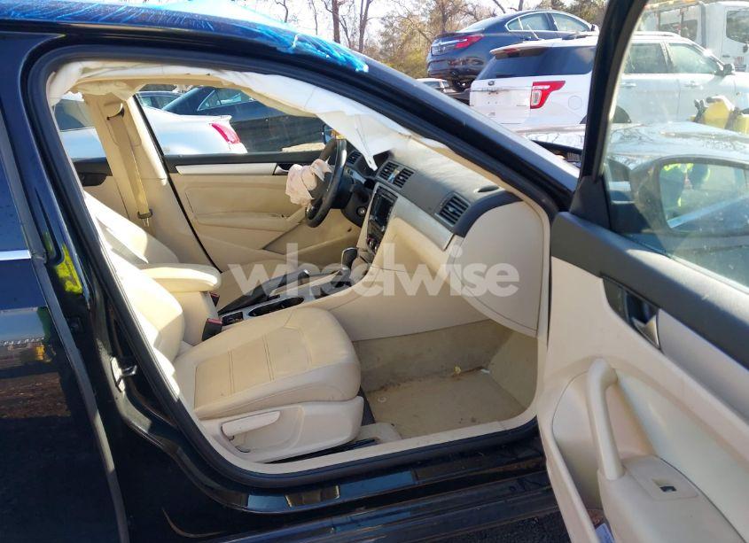 Photo 5 of 2013 Volkswagen Passat 2.5L SE (VIN 1VWBP7A3XDC094329)