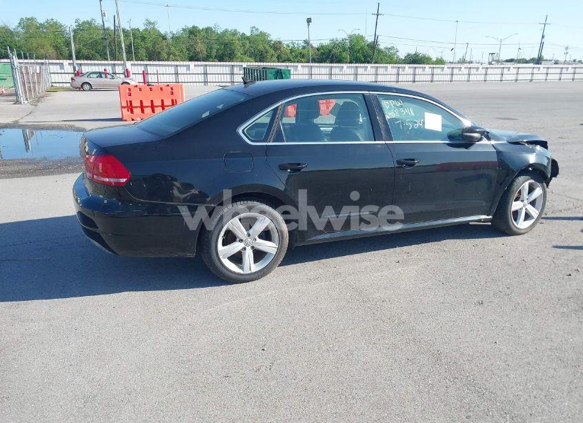 Photo 4 of 2013 Volkswagen Passat 2.5L SE (VIN 1VWBP7A3XDC113767)