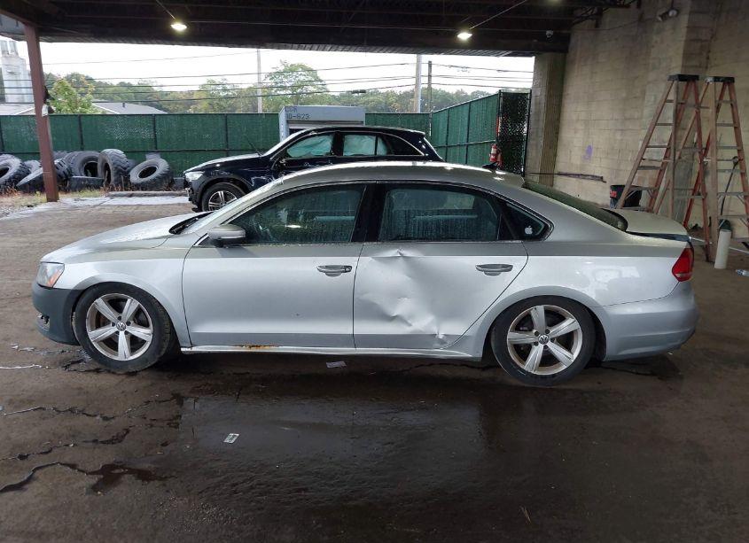 Photo 14 of 2013 Volkswagen Passat 2.5L SE (VIN 1VWBP7A3XDC120234)