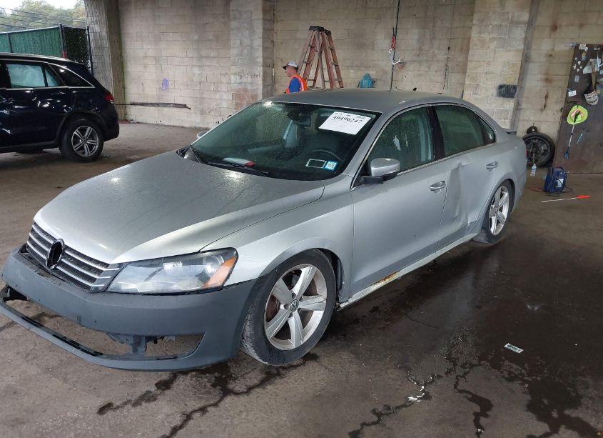 Photo 2 of 2013 Volkswagen Passat 2.5L SE (VIN 1VWBP7A3XDC120234)