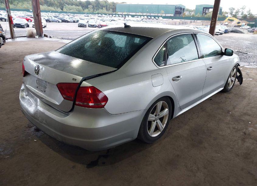 Photo 4 of 2013 Volkswagen Passat 2.5L SE (VIN 1VWBP7A3XDC120234)