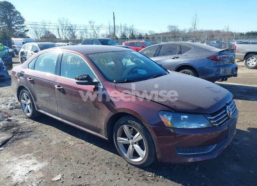 2013 Volkswagen Passat 2.5L SE (VIN 1VWBP7A3XDC124106) main photo