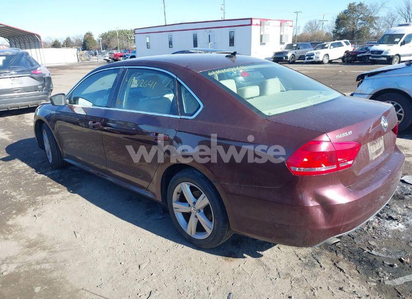 Photo 3 of 2013 Volkswagen Passat 2.5L SE (VIN 1VWBP7A3XDC124106)