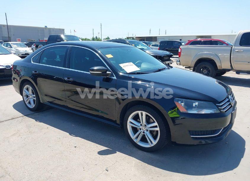 2014 Volkswagen Passat 1.8T SE (VIN 1VWBS7A30EC109291) main photo