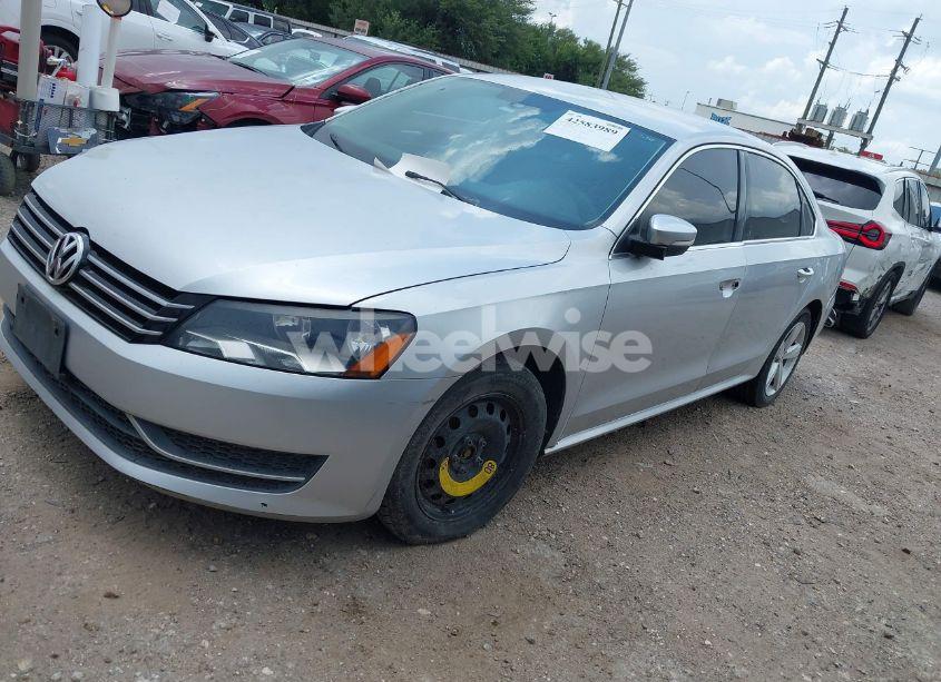 Photo 2 of 2014 Volkswagen Passat 1.8T SE (VIN 1VWBS7A30EC120825)