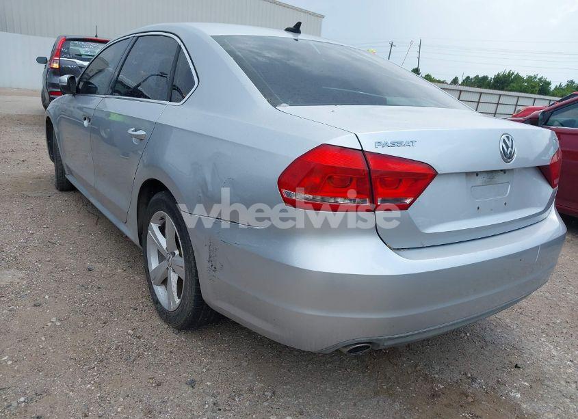 Photo 3 of 2014 Volkswagen Passat 1.8T SE (VIN 1VWBS7A30EC120825)