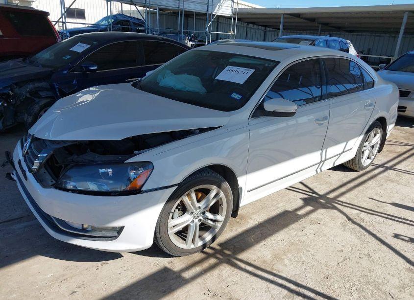 Photo 2 of 2015 Volkswagen Passat 1.8T SE (VIN 1VWBS7A30FC023643)