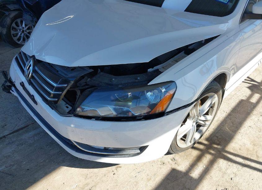 Photo 6 of 2015 Volkswagen Passat 1.8T SE (VIN 1VWBS7A30FC023643)