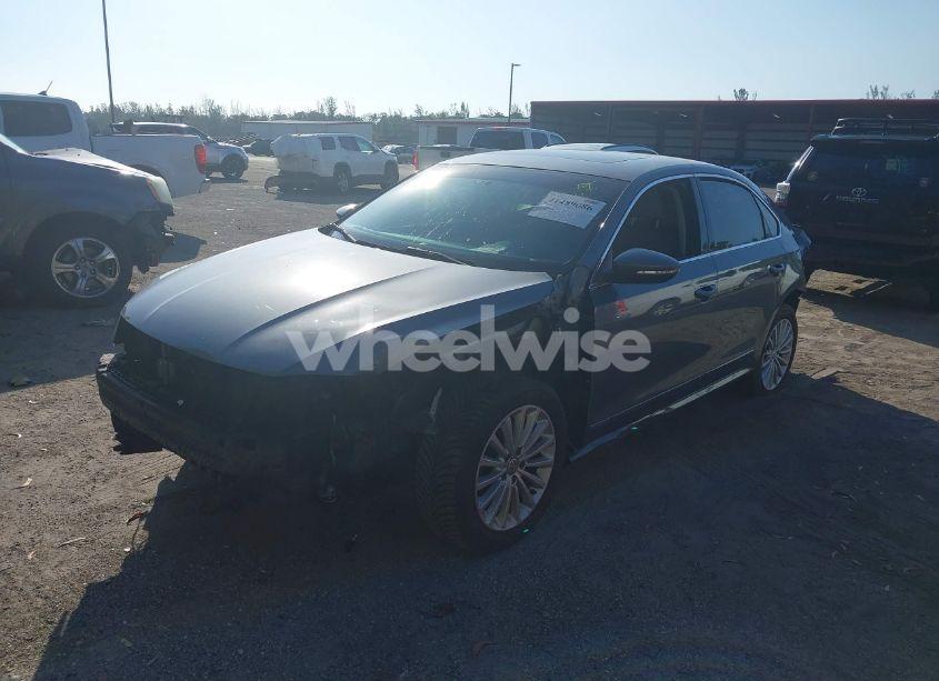 Photo 2 of 2016 Volkswagen Passat 1.8T SE (VIN 1VWBS7A30GC048804)