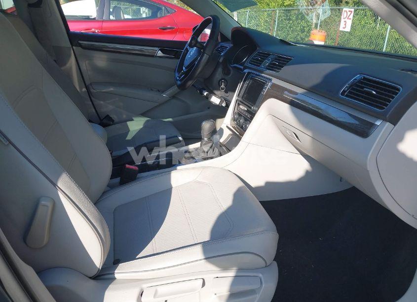 Photo 5 of 2016 Volkswagen Passat 1.8T SE (VIN 1VWBS7A30GC048804)