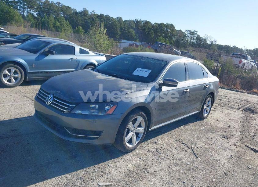 Photo 2 of 2014 Volkswagen Passat 1.8T SE (VIN 1VWBS7A31EC078858)