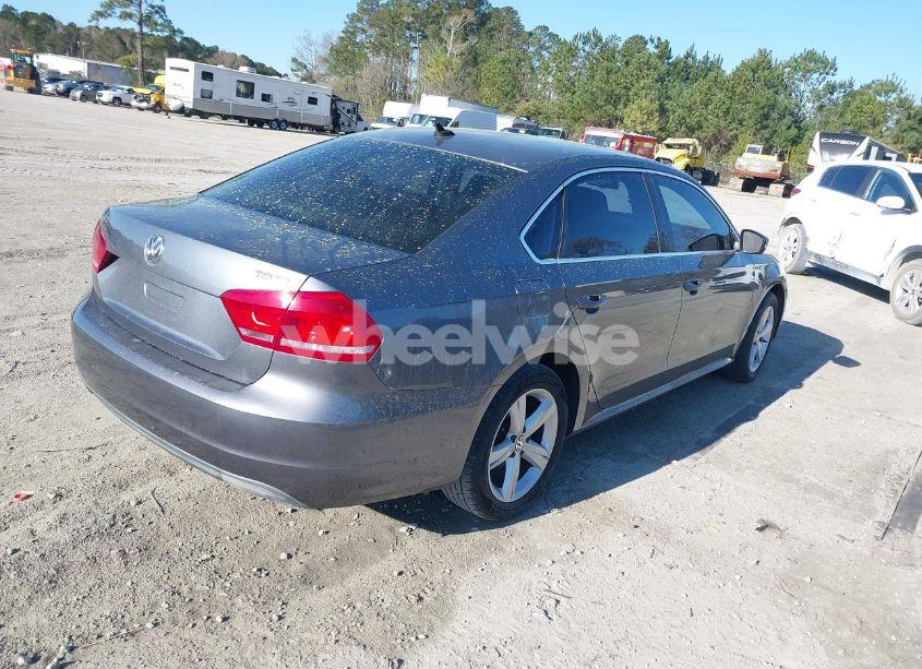 Photo 4 of 2014 Volkswagen Passat 1.8T SE (VIN 1VWBS7A31EC078858)
