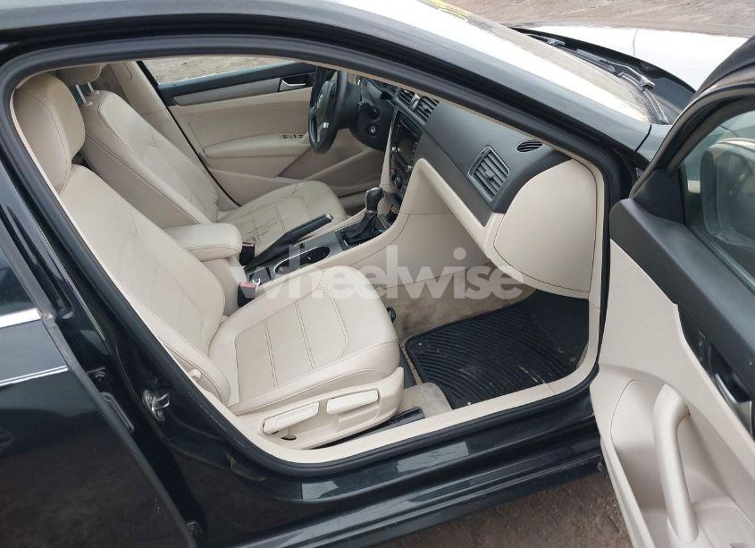 Photo 5 of 2014 Volkswagen Passat 1.8T SE (VIN 1VWBS7A31EC078875)