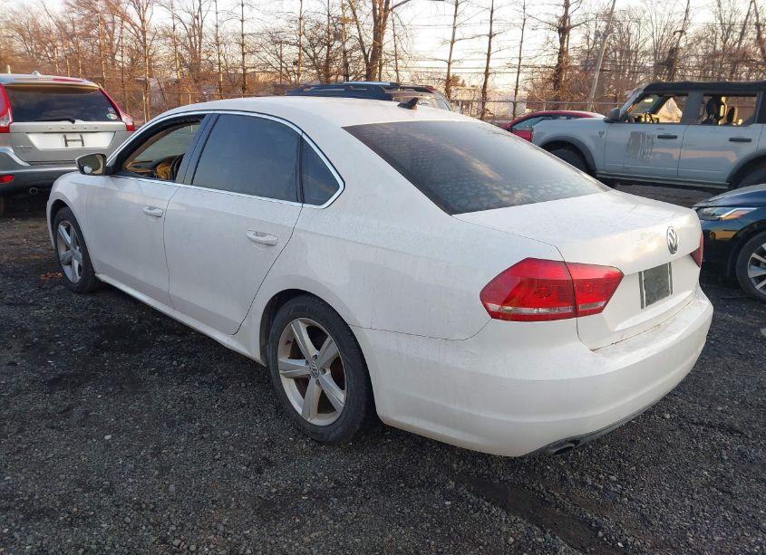 Photo 3 of 2014 Volkswagen Passat 1.8T SE (VIN 1VWBS7A31EC105928)