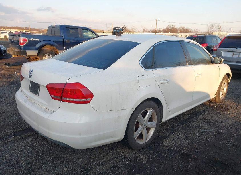 Photo 4 of 2014 Volkswagen Passat 1.8T SE (VIN 1VWBS7A31EC105928)