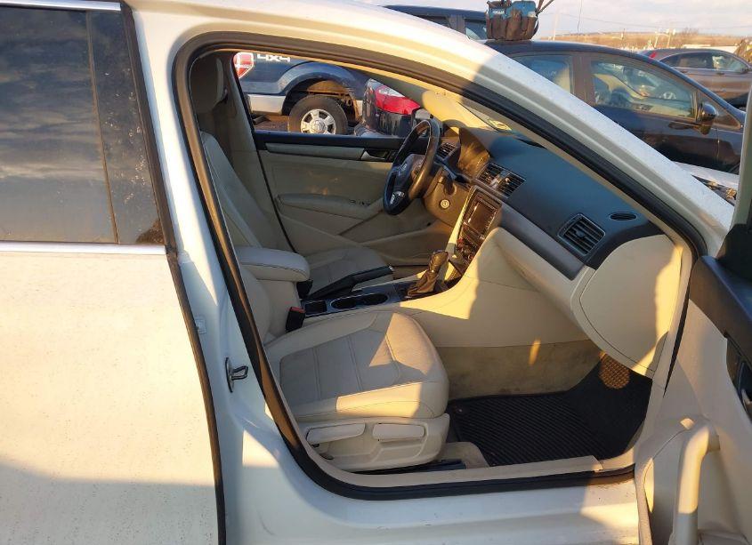 Photo 5 of 2014 Volkswagen Passat 1.8T SE (VIN 1VWBS7A31EC105928)