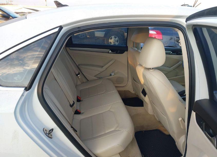 Photo 8 of 2014 Volkswagen Passat 1.8T SE (VIN 1VWBS7A31EC105928)