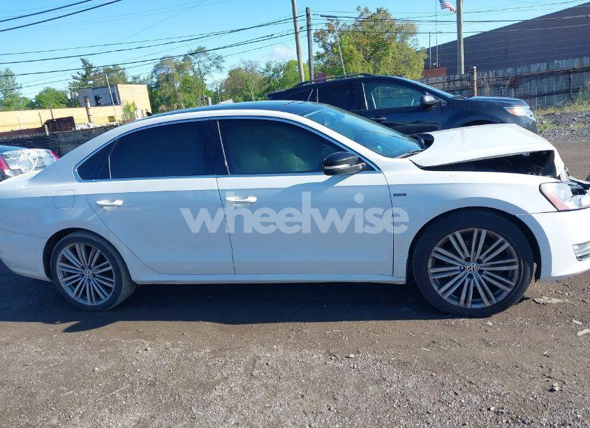Photo 13 of 2015 Volkswagen Passat 1.8T SPORT (VIN 1VWBS7A31FC075721)