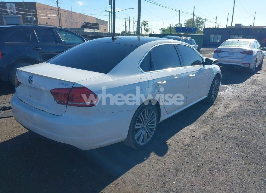 Photo 4 of 2015 Volkswagen Passat 1.8T SPORT (VIN 1VWBS7A31FC075721)