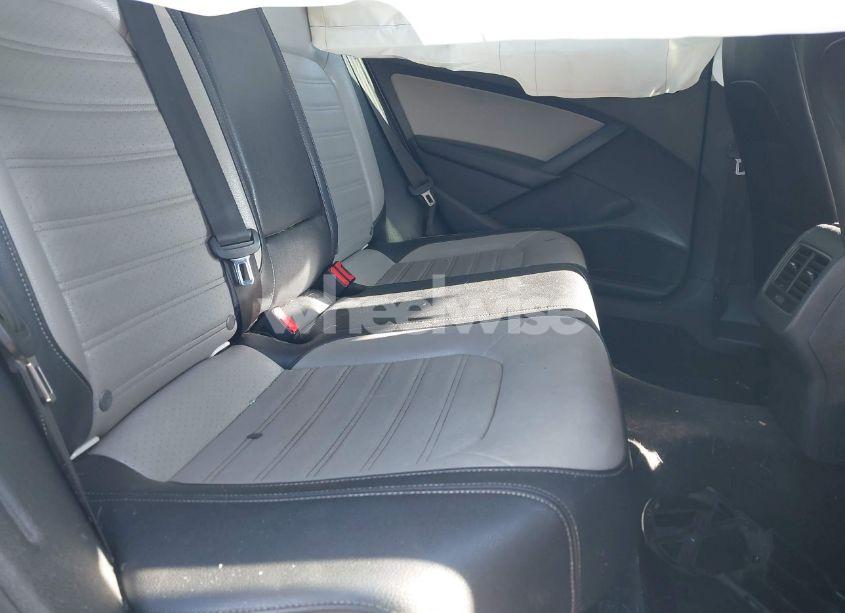 Photo 8 of 2015 Volkswagen Passat 1.8T SPORT (VIN 1VWBS7A31FC075721)