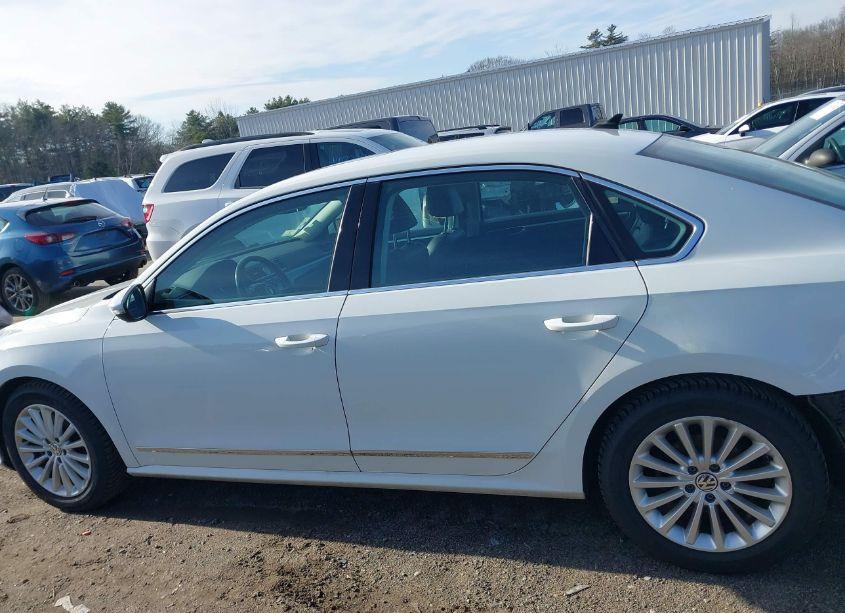 Photo 15 of 2016 Volkswagen Passat 1.8T SE (VIN 1VWBS7A31GC016170)