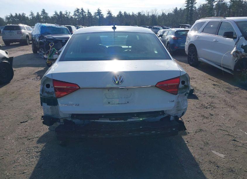 Photo 17 of 2016 Volkswagen Passat 1.8T SE (VIN 1VWBS7A31GC016170)